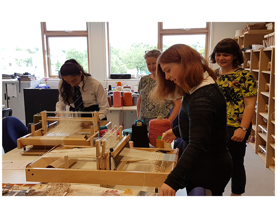 School Pupils Working In Fashion And Textiles Studio