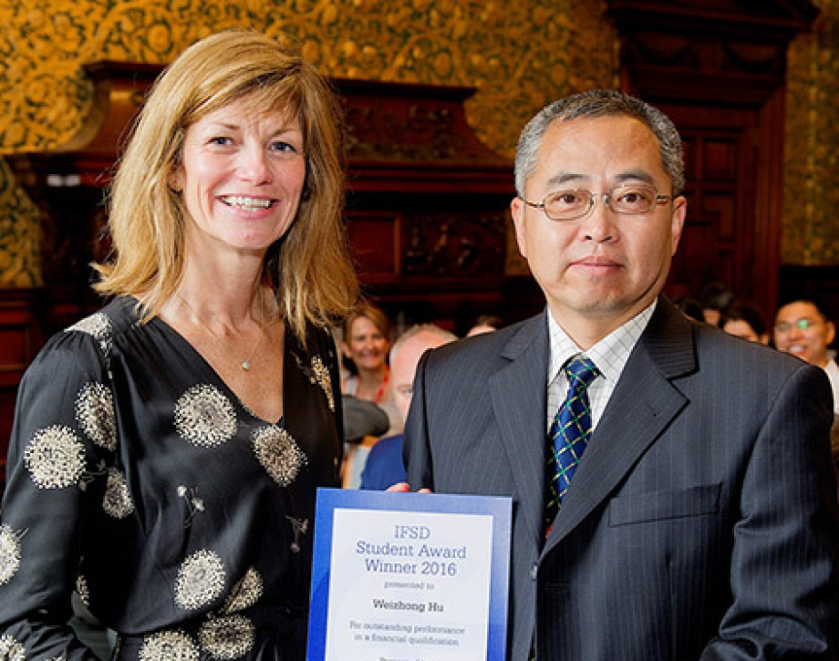 Weizhong Hu Accounting Award Winner