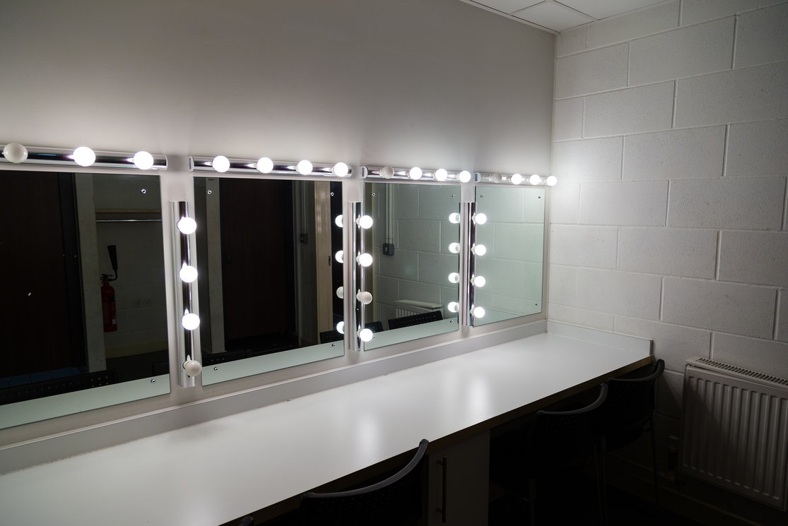 Langside dressing room mirror with lights gallery