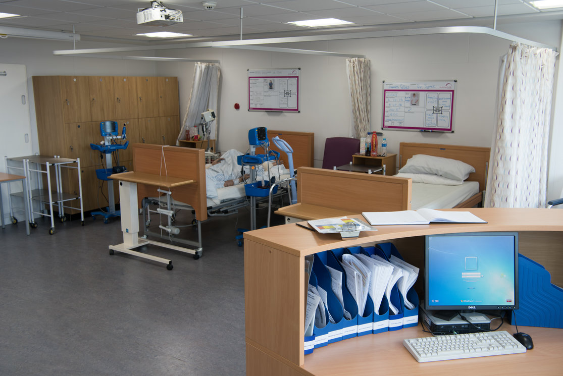 Anniesland hospital ward beds and nurses station gallery