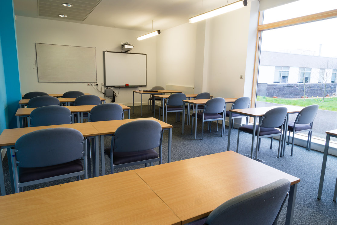 Anniesland classroom desks and chairs gallery