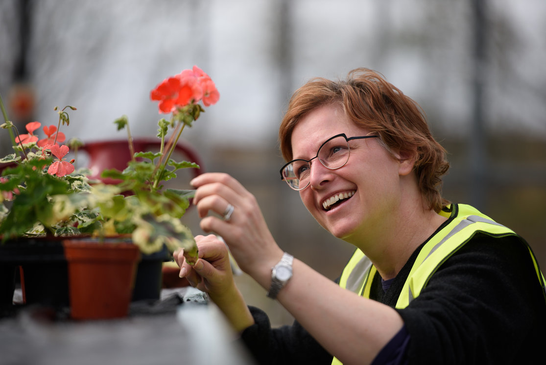 Hnc horticulture student close up 2 gallery