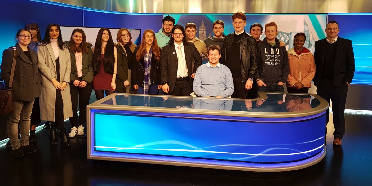 STV newsdesk class picture