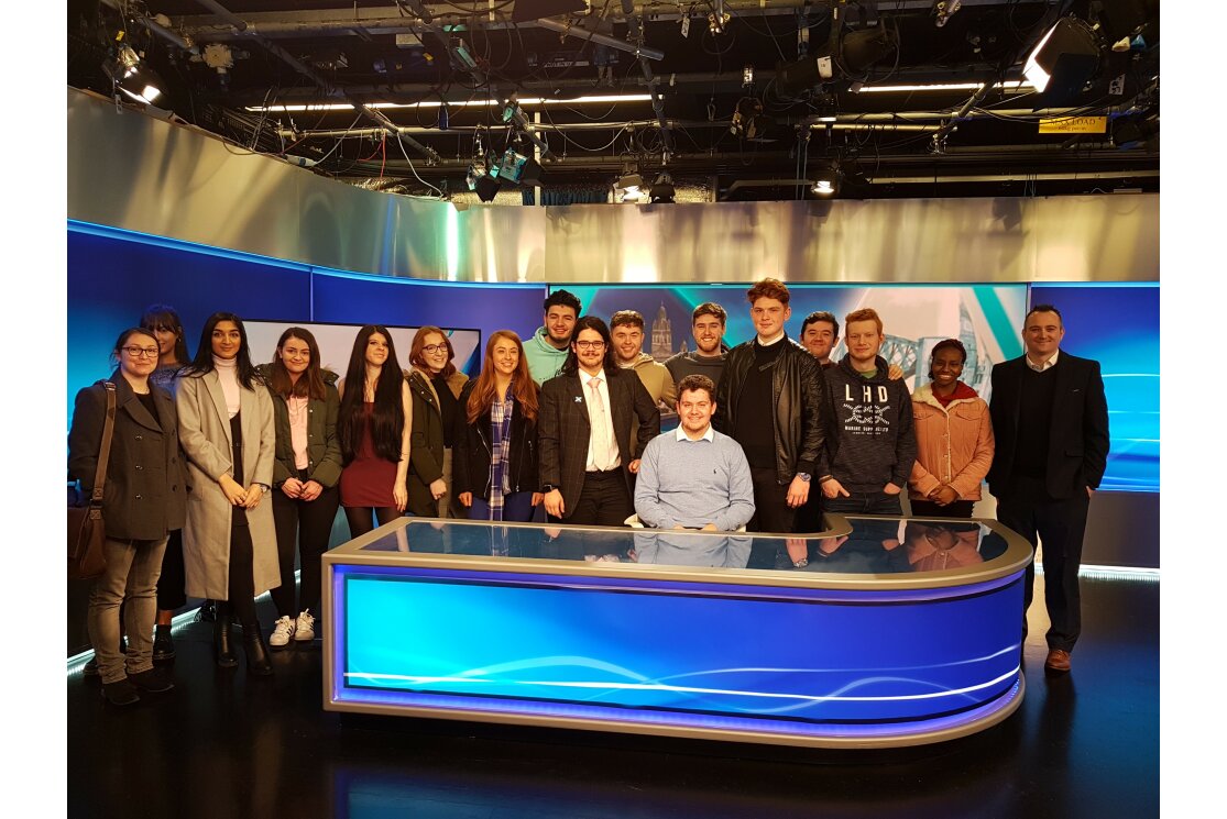 Stv newsdesk class picture gallery