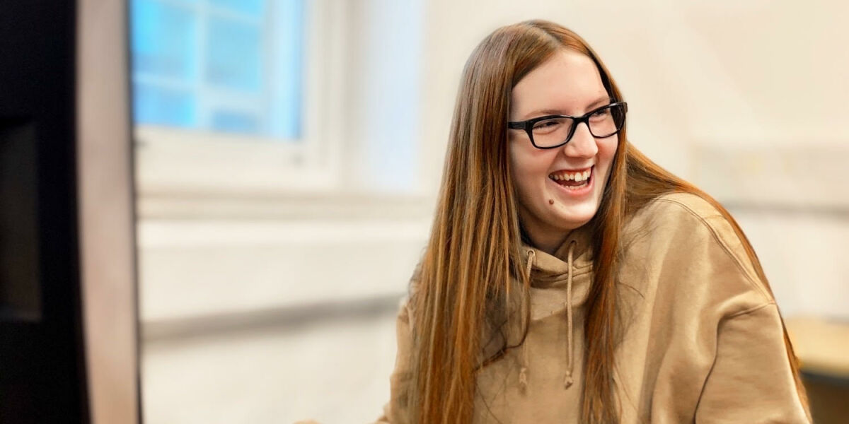 Female cyber student 5