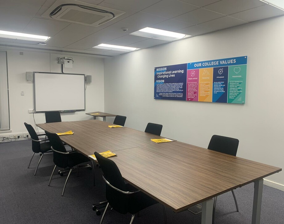 Cardonald Small meeting room