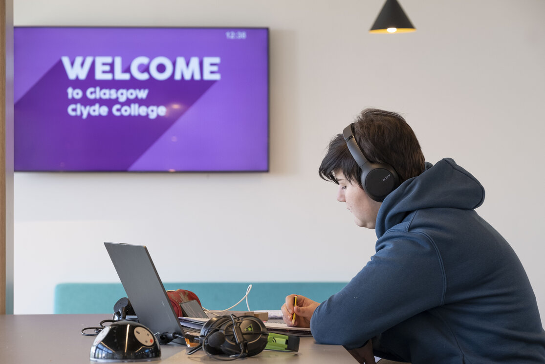 Welcome to glasgow clyde college sign on tv gallery