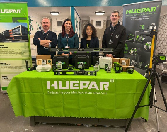 Image shows Glasgow Clyde College staff along with representative from Huepar