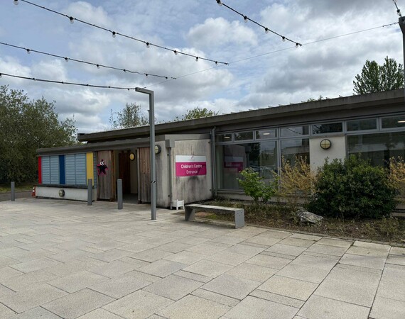 Image shows the entrance of the Cardonald Campus Children's Centre